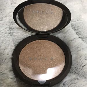 Brand new BECCA shimmering Skin Perfector